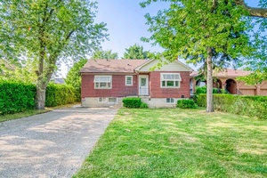 Welcome to the beautifully renovated main floor unit of this charming bungalow in the heart of Richmond Hill !