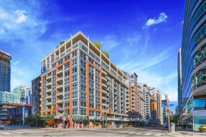 Modern amp ; Spacious 1 Bedroom Condo underground parking in Tridels ICON Prime Entertainment District Location !