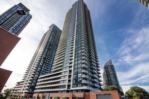 Stunning sun filled 2 bedroom, 2 bath suite featuring floor to ceiling windows and 9 ft ceilings.
