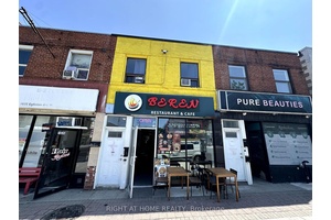 Newly Renovated 2 Bedroom 1 Washroom Unit On Eglinton.