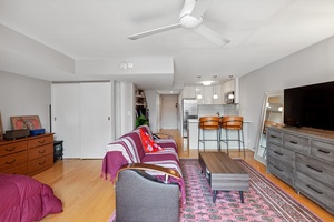 Charming Studio at Penny Lane Historic Building with Modern Amenities Showings by appointment Wednesday and Saturday afternoons to early evening Located at 215 East 24th Street, the Penny Lane building ...