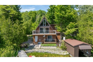 Welcome to Your Dream Waterfront Escape on Charleston Lake !