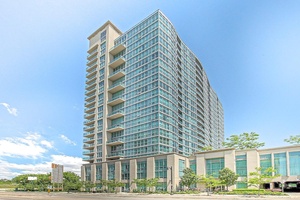 Welcome to The Tides ! This rarely available two level loft feels like living in a townhouse !