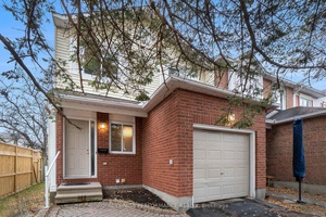 Welcome to this Terrific END UNIT Townhome Spacious, Renovated, and Move In Ready !