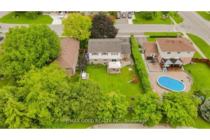 WELL MAINTAINED FAMILY HOME IN DESIRABLE NEIGHBOURHOOD OF BRAMPTON WITH NO HOUSE AT THE BACKCLOSE TO GO STATION FEATURES LARGE MANICURED FRONT YARD LEADS TO WELCOMING FOYER TO BRIGHT ANDSPACIOUS ...