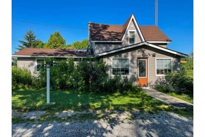 SELLER MOTIVATED ! ! ! WATERFRONT RETREAT ON LYONS CREEK WITH 183 FEET OF FRNTAGE !