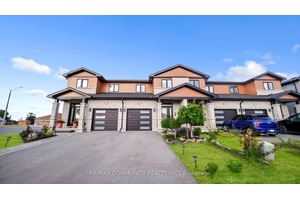 Welcome to Primrose Towns in the sought after Heritage Park Subdivision !