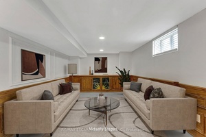 Welcome to this meticulously maintained and freshly painted gem, nestled in a fantastic neighbourhood close to all amenities !