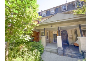Live steps from campus and in the heart of downtown at 227 Beverly Street a bright and spacious 2 bedroom rental perfectly located near U of T, OCAD, and TMU.