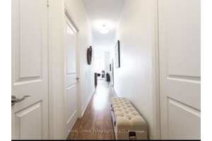This bright and spacious 2 bed, 2 bath unit offers 11 feet ceilings with breathtaking views of lake and city skyline.