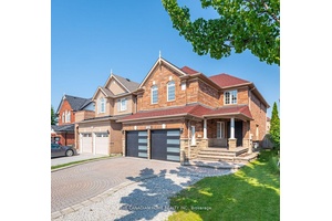 Welcome to this stunning, spacious home located in the highly sought after Meadowvale community !