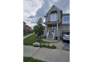 Spacious Legal Walk Up Basement Apartment in Prime Stouffville Location !