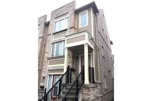 Bright amp ; Spacious 2 Bed, 3 Bath Corner Stacked Townhome Move In Aug 1 !