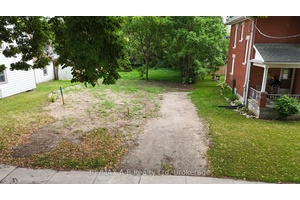 Opportunity to build your dream home on a 50' x 150' vacant lot just steps from downtown and close to all amenities.
