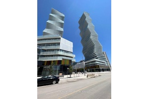 Newer 1 Den Condo At M1 City In Mississauga City Centre !