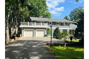 Take over tenant lease. One of the best Oakville location, 112.