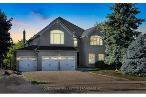 Ravine Opportunity ! ! Prestigious Sonehaven Wyndham Village In Newmarket.
