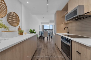 WELCOME to the exquisite Lakhouse condo community in Barrie on the shore of Lake Simcoe's Kempenfelt Bay.