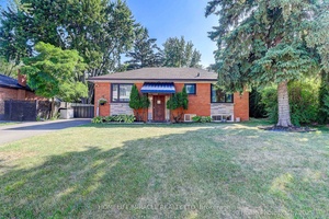A Perfect Home in a Prime Oakville Location Ideal for Families or Lakeside Living Welcome to 568 Weir Avenue, a beautifully renovated home located in one of Oakville's most prestigious ...