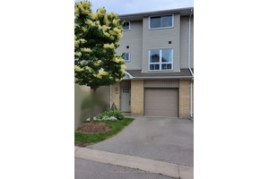 Backing onto green space !