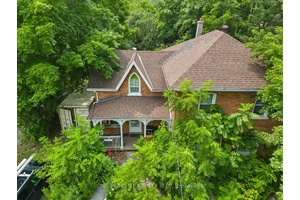 Certified by the Canadian Wildlife Federation as a Wildlife friendly Habitat, to the untrained eye the front garden may seem overgrown but it has been meticulously planned and cared for ...