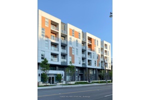 Welcome to 2000 Bathurst Street, a beautiful new rental building in the desirable Cedarvale Forest Hill neighbourhood.