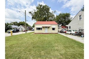 This charming renovated 665 sqft, 2 bedroom, 1 bathroom bungalow is the perfect blend of comfort amp ; convenience.