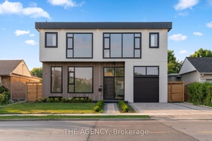 Welcome to a recently built contemporary residence where timeless elegance meets everyday practicality, perfectly situated just moments from Yorkdale Shopping Centre, the TTC subway, and major highways, with several synagogues ...