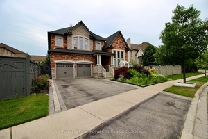 Welcome to 39 Dalmeny Drive a rare offering in coveted Estates of Credit Ridge with over 4650sqft of finished living space.