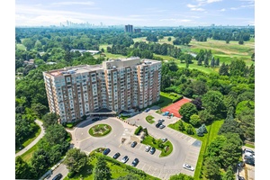 Serene Living at Lakewood by the Park !