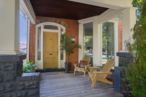 Sought after Queen Street Heritage District.
