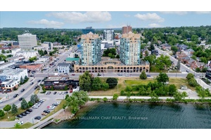 Spacious 2 bedroom, 2 bathroom 1, 100 Sq Ft Renaissance front suite with panoramic views of Kempenfelt Bay.