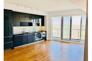 Oversized 1 1 condo, 668 sqf with unobstructed view.