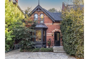 Beautifully crafted 3 1 bedroom detached home located in the heart of Yorkville.