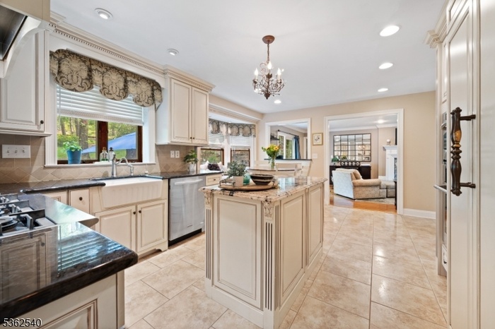 Kitchen with Center Island