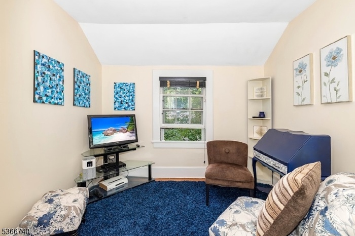 bedroom/office