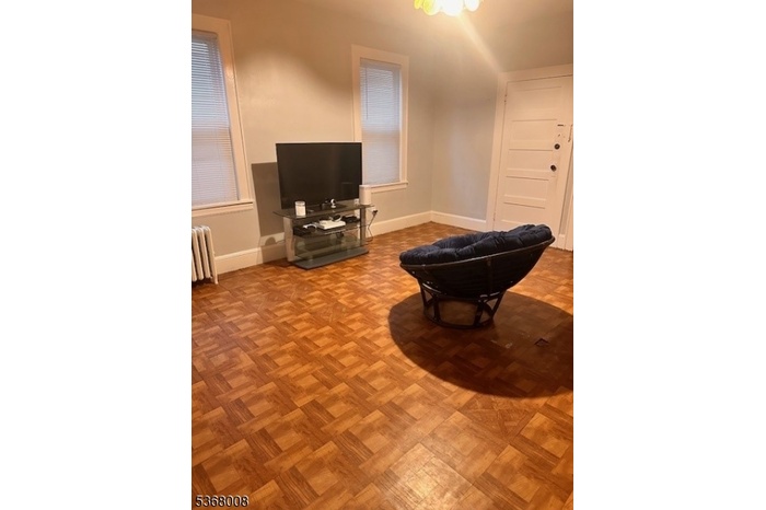 1ST FL LIVING RM