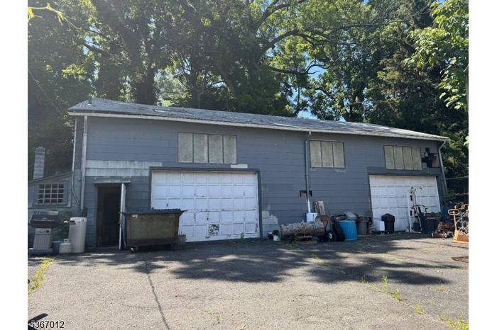 Front of Bldg. on lot