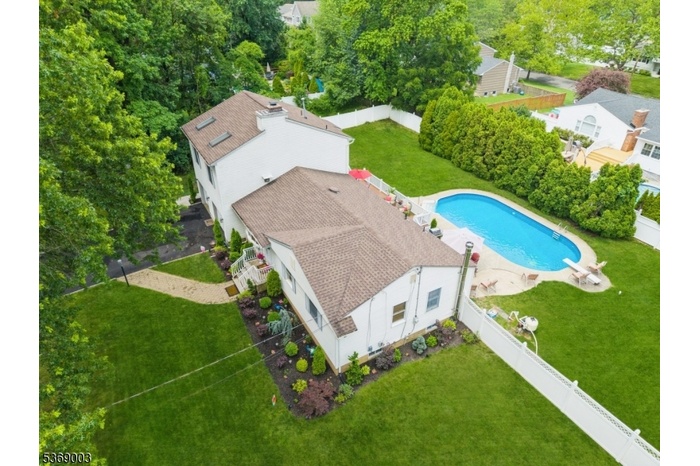 2259 Redwood