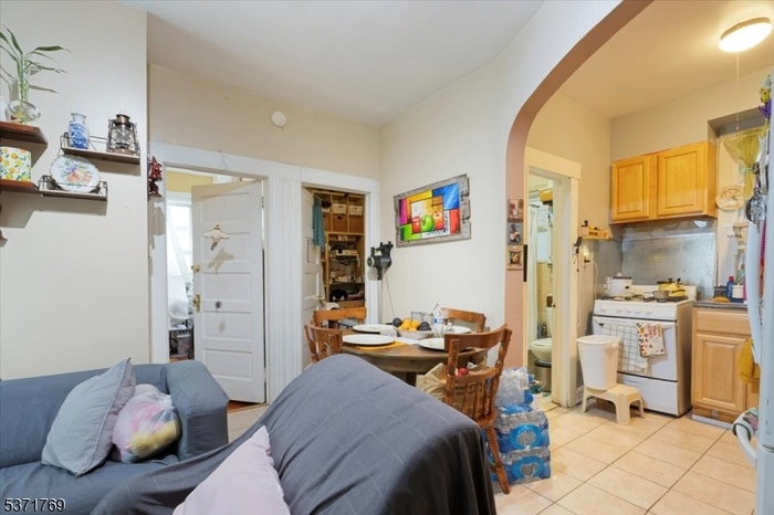 UNIT 1 DINING ROOM