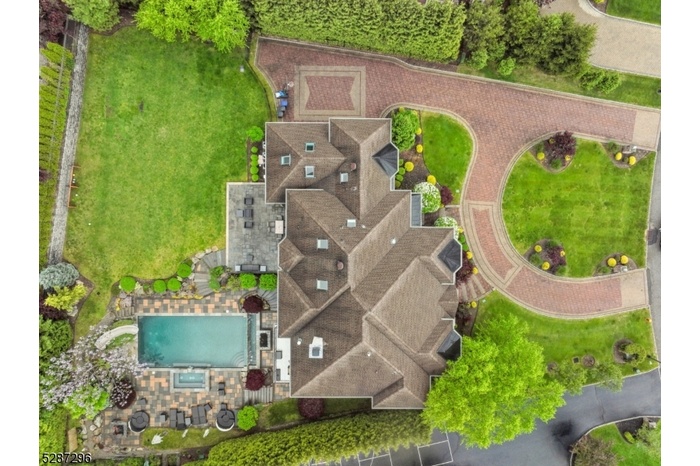 Mint Condition 7 Bedroom