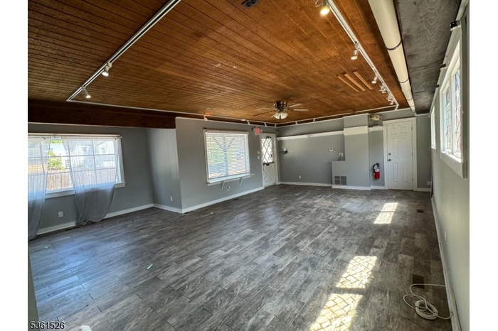 Suite 2