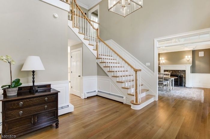 2 story entry foyer
