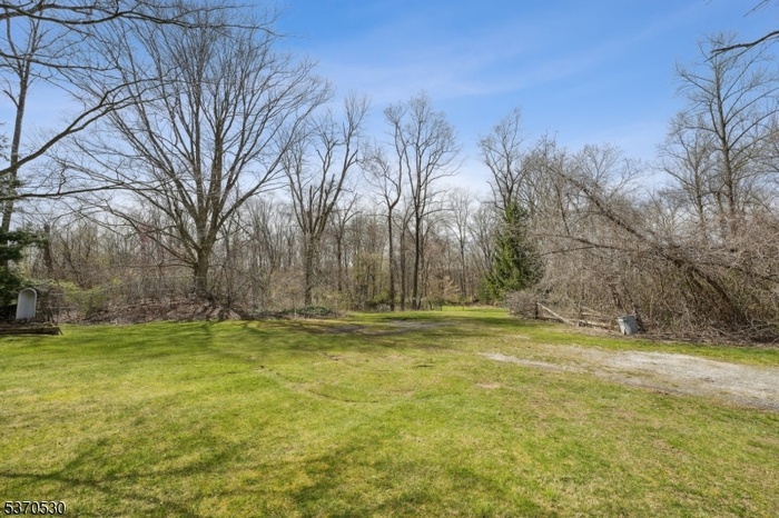 5.44 AC SOLD W/ HOME ON 1 AC