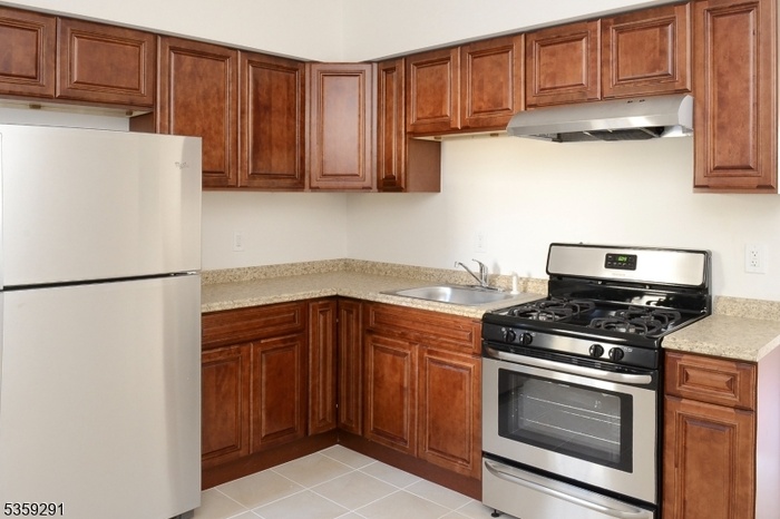 Apt 1, Kitchen