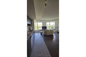 This beautifully designed unit offers a perfect balance of modern living and unbeatable convenience in the heart of Richmond Hill.