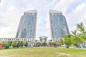 Welcome to this stunning condo located in the heart of Scarborough !