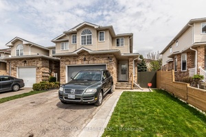 MOTIVATED SELLER ! ! ! End unit townhome in a fabulous community !