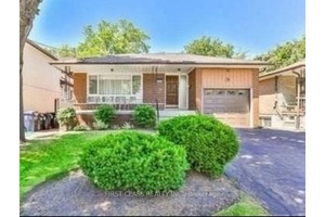 Sought After Bedford Park With Extra Large 4 Bdrm Bungalow On High Demand Cul De Sac.