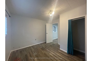 Welcome To This Spacious amp ; Well Lit Main Floor 3 Bedroom Unit In A Detached House Located In The Quiet St.